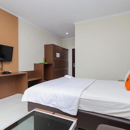 Hotel Koolkost Syariah At Taman Simprug Cikarang Bekasi Esterno foto