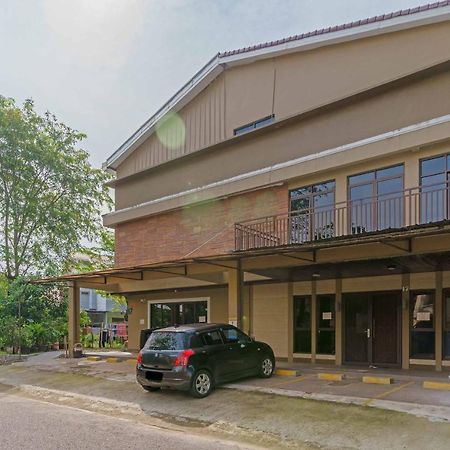 Hotel Koolkost Syariah At Taman Simprug Cikarang Bekasi Esterno foto