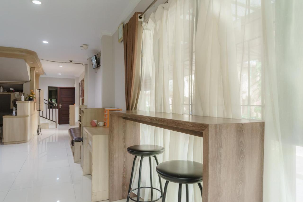 Hotel Koolkost Syariah At Taman Simprug Cikarang Bekasi Esterno foto