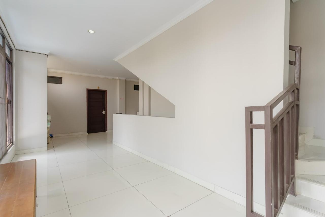 Hotel Koolkost Syariah At Taman Simprug Cikarang Bekasi Esterno foto