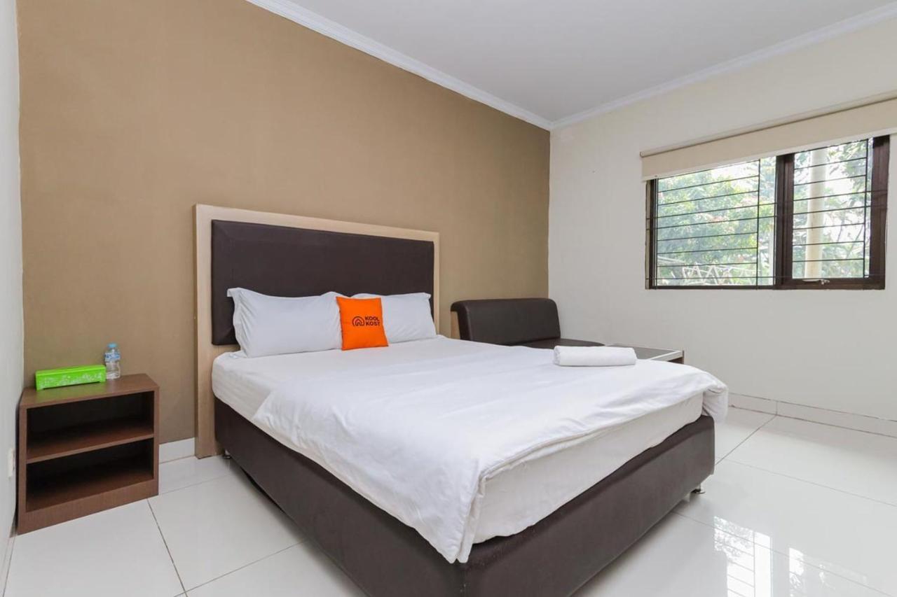 Hotel Koolkost Syariah At Taman Simprug Cikarang Bekasi Esterno foto