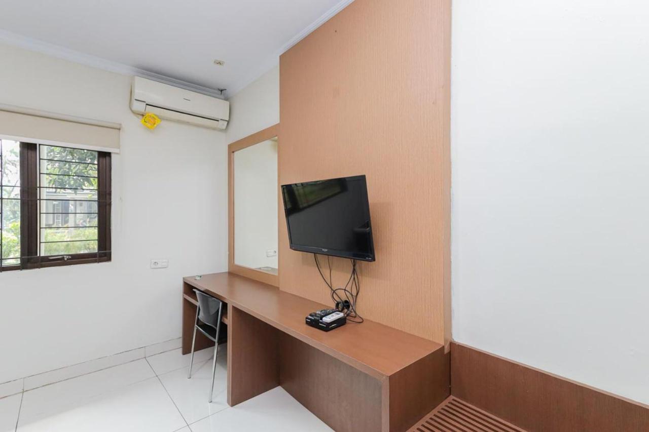 Hotel Koolkost Syariah At Taman Simprug Cikarang Bekasi Esterno foto