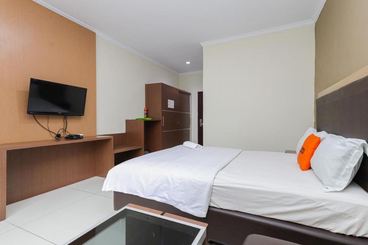 Hotel Koolkost Syariah At Taman Simprug Cikarang Bekasi Esterno foto