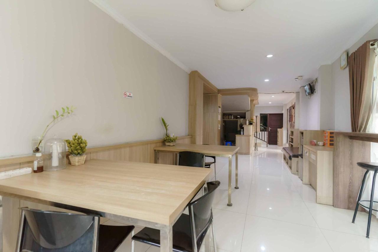 Hotel Koolkost Syariah At Taman Simprug Cikarang Bekasi Esterno foto