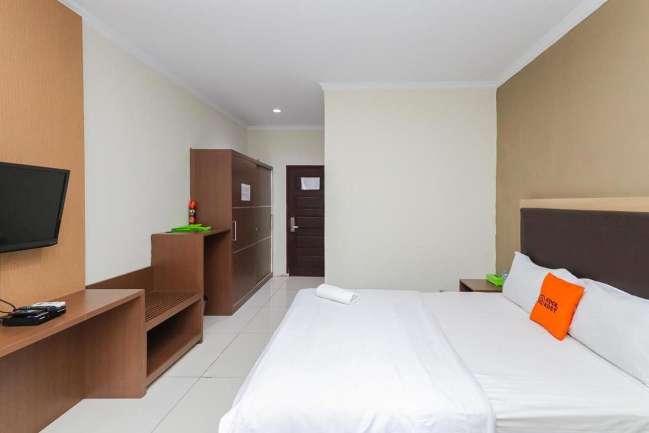 Hotel Koolkost Syariah At Taman Simprug Cikarang Bekasi Esterno foto