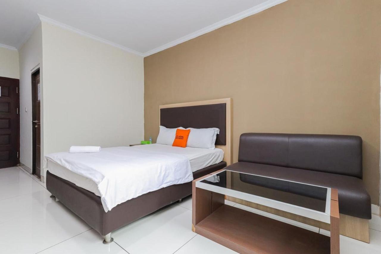 Hotel Koolkost Syariah At Taman Simprug Cikarang Bekasi Esterno foto