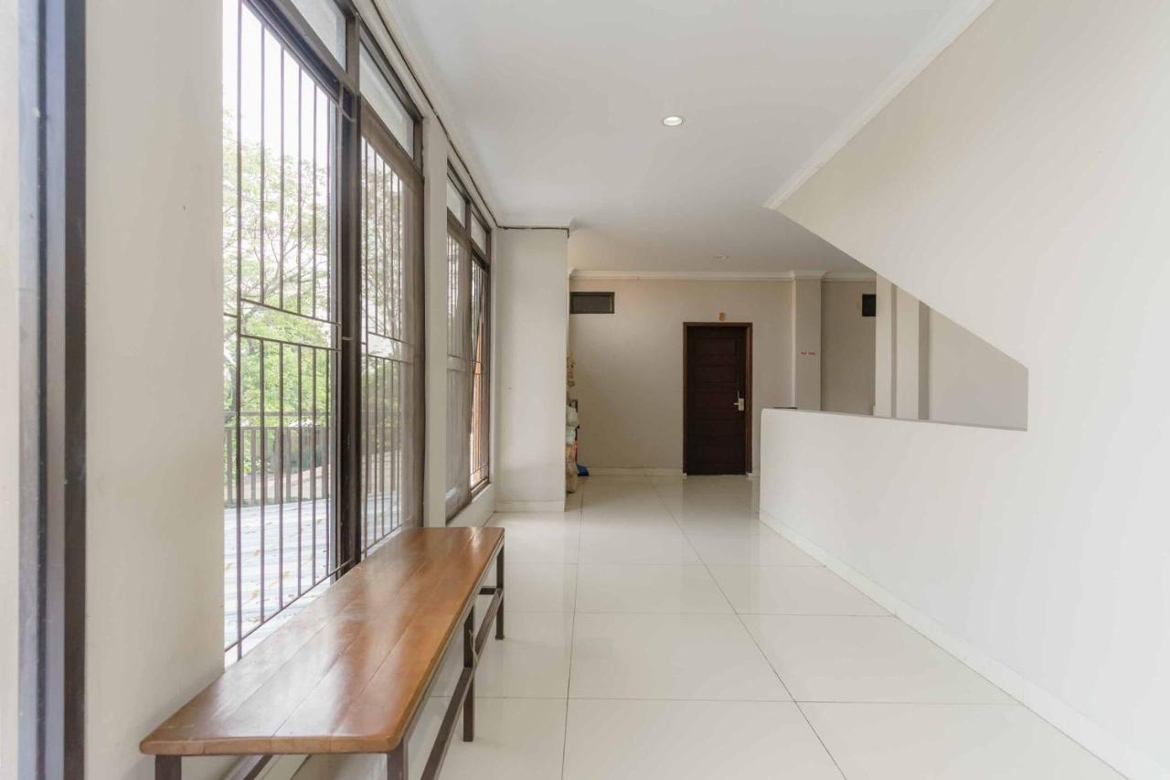 Hotel Koolkost Syariah At Taman Simprug Cikarang Bekasi Esterno foto