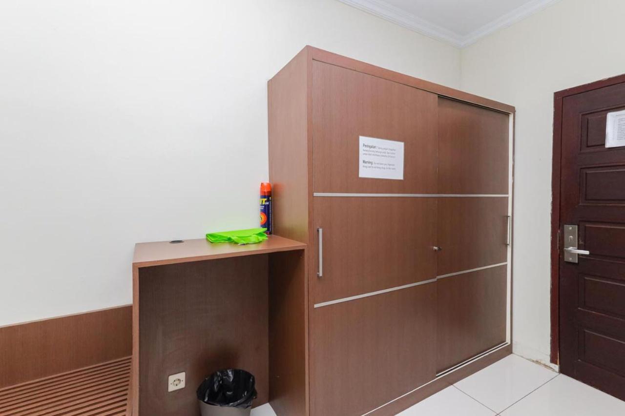 Hotel Koolkost Syariah At Taman Simprug Cikarang Bekasi Esterno foto